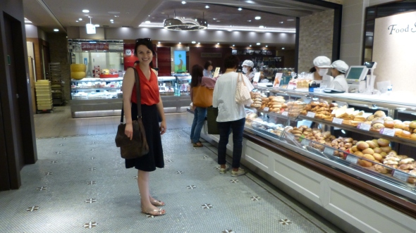 A very happy face at one of Tokyo's food halls. Photo taken by my friend Jesse Voet.